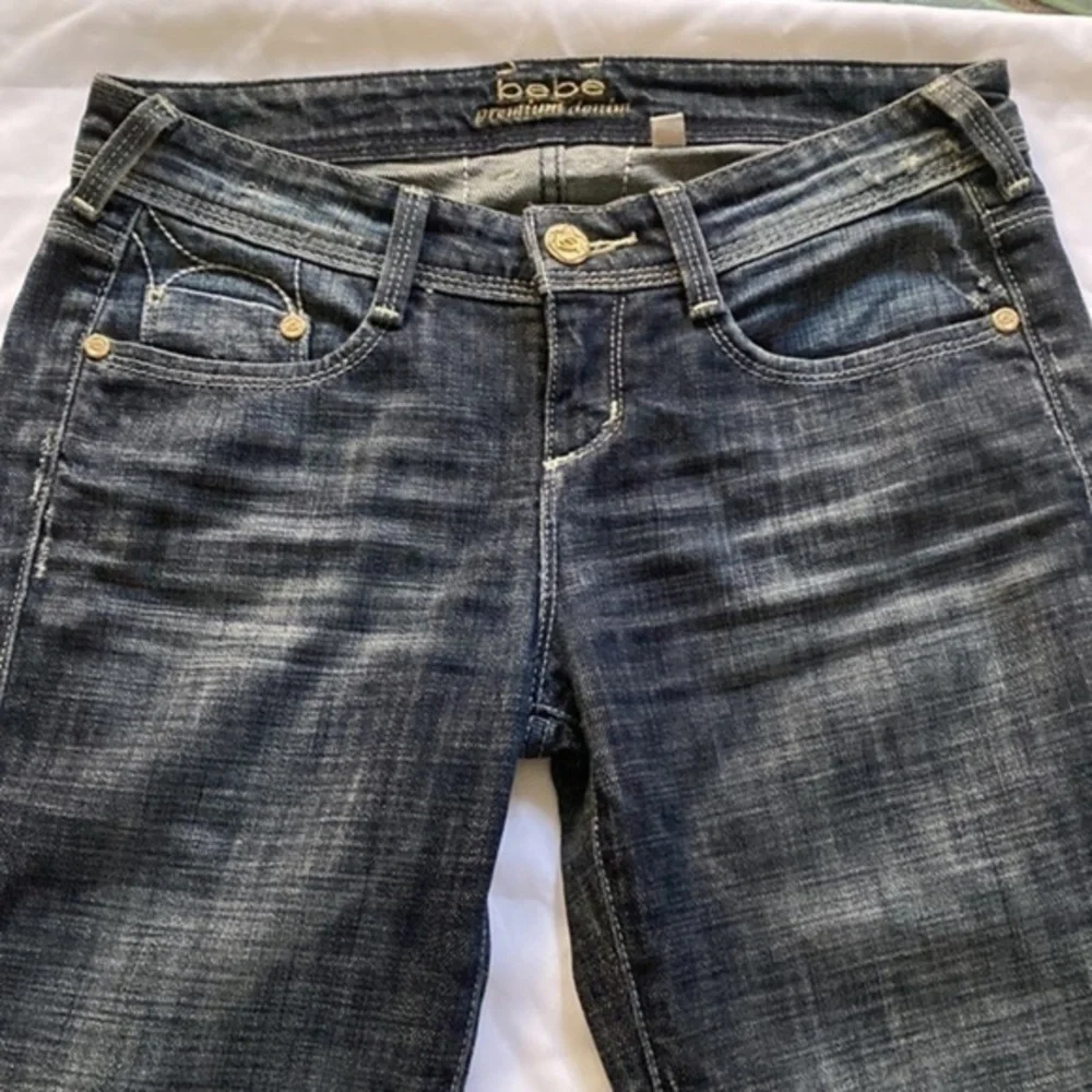 Capris BEBE jeans 👖 real nice size 27